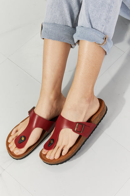 Trendy T-Strap Flip-Flops in Wine
Comfortable and stylish leather sandals with a classic t-strap design, perfect for casual summer wear.