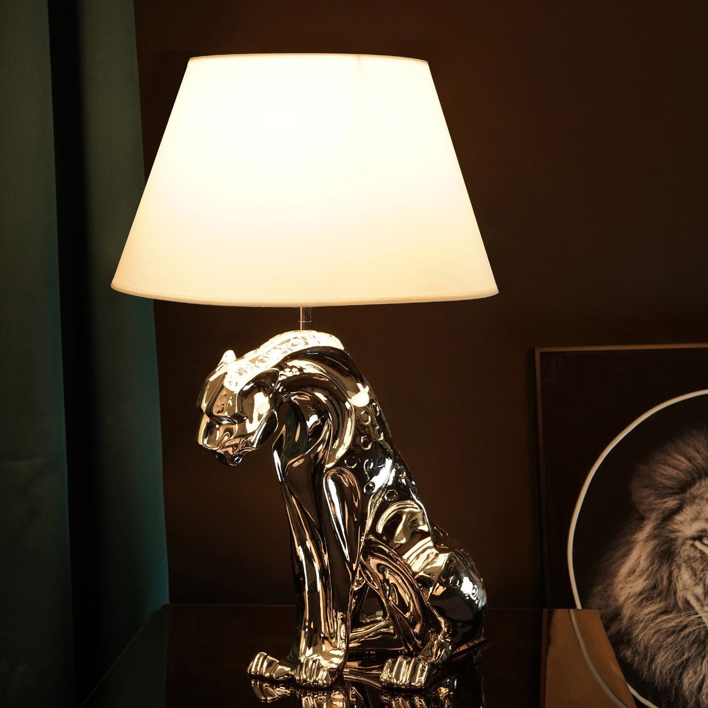 Creative Modern Jaguar Table Lamp