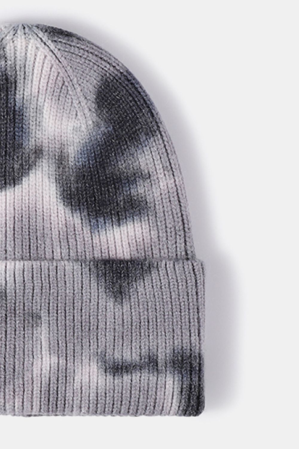 Stylish tie-dye cuffed rib-knit beanie hat in shades of gray