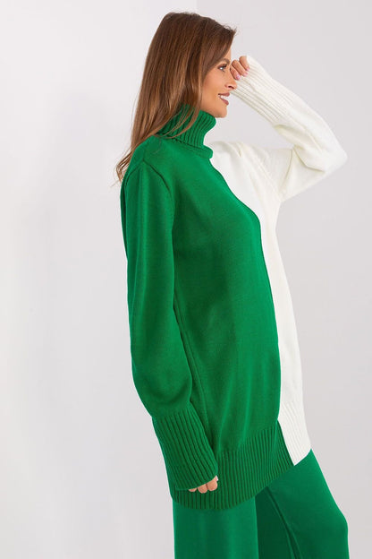 Green Turtleneck Badu Sweater
A vibrant green turtleneck sweater from the Badu brand, featuring a cozy and stylish design.