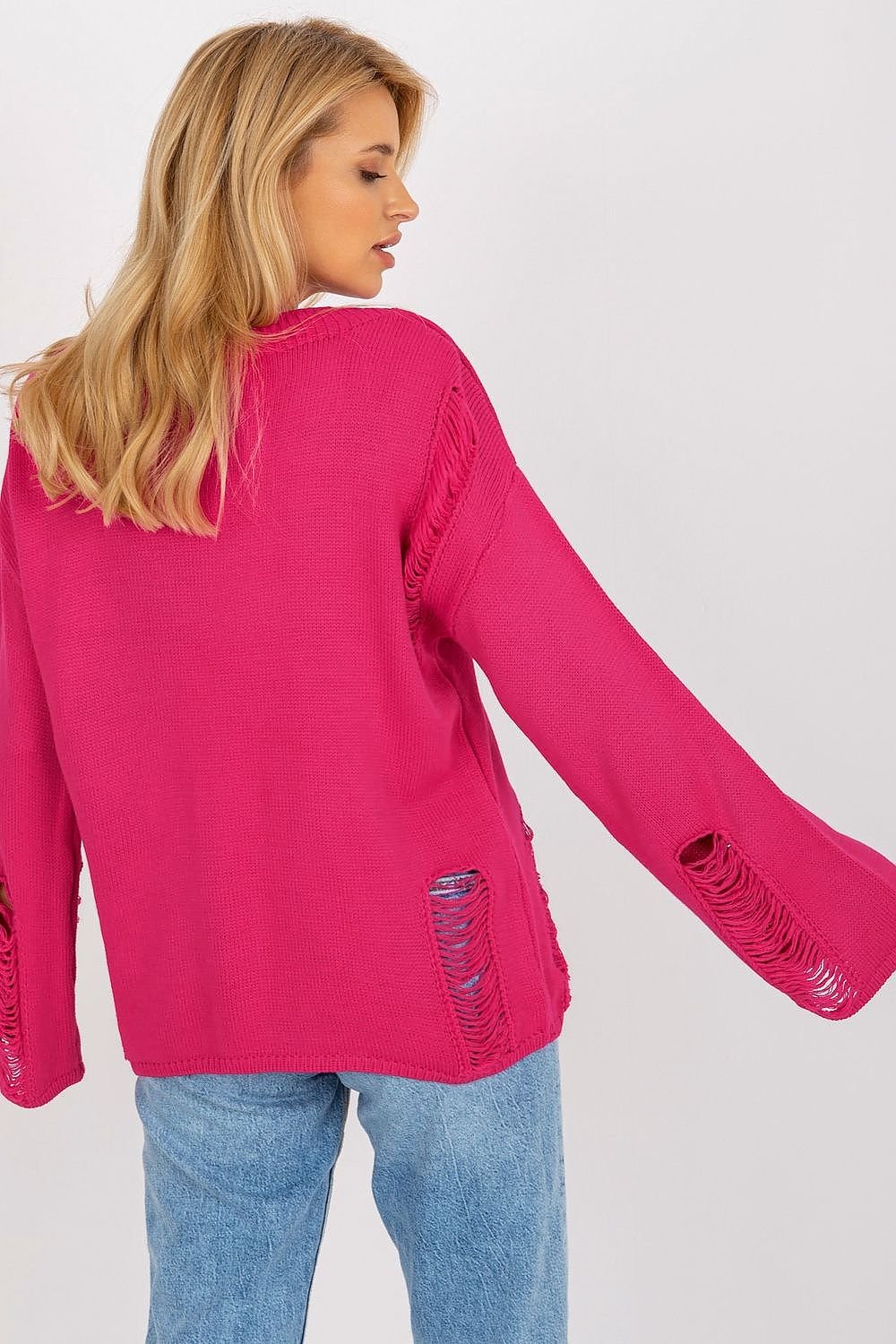 Long-sleeved pink jumper with distressed details